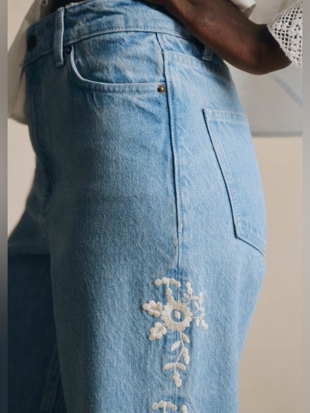 Sézane VALENTIN TROUSERS - SÉZANE X SEA NY DENIM BLUE WITH CREAM EMBROIDERY - Picture 3 of 11